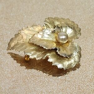 Vintage Gold Tone‎ Metal Faux Pearl Double Leaf Brooch Pin Vtg Floral Maple Leaf